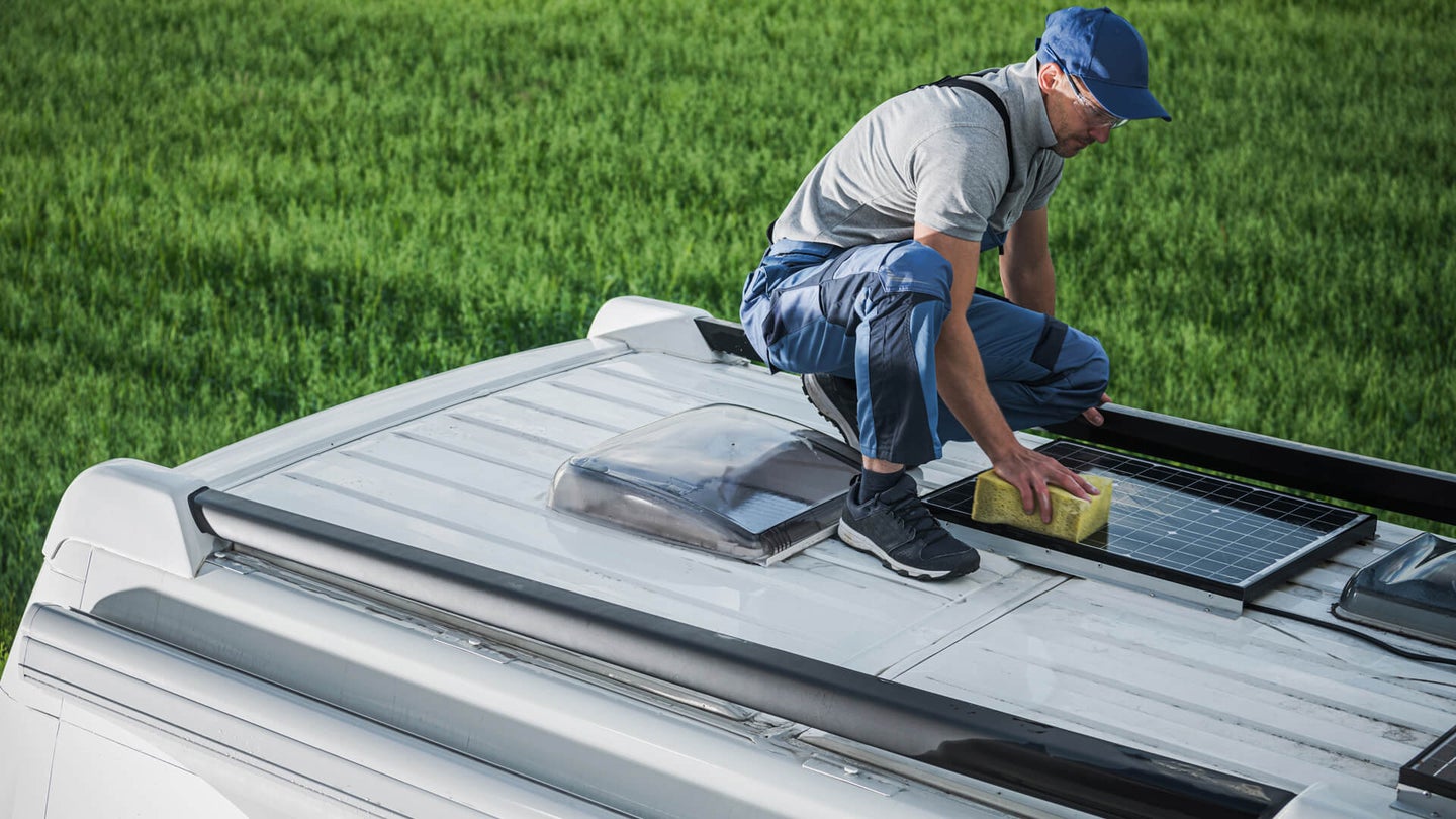 最好的房车屋顶密封剂:保护您的房车屋顶免受元素