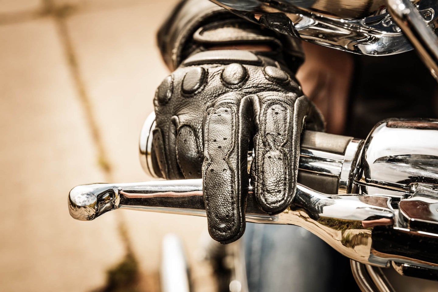 最好的摩托车油门锁:避免手疲劳和抽筋