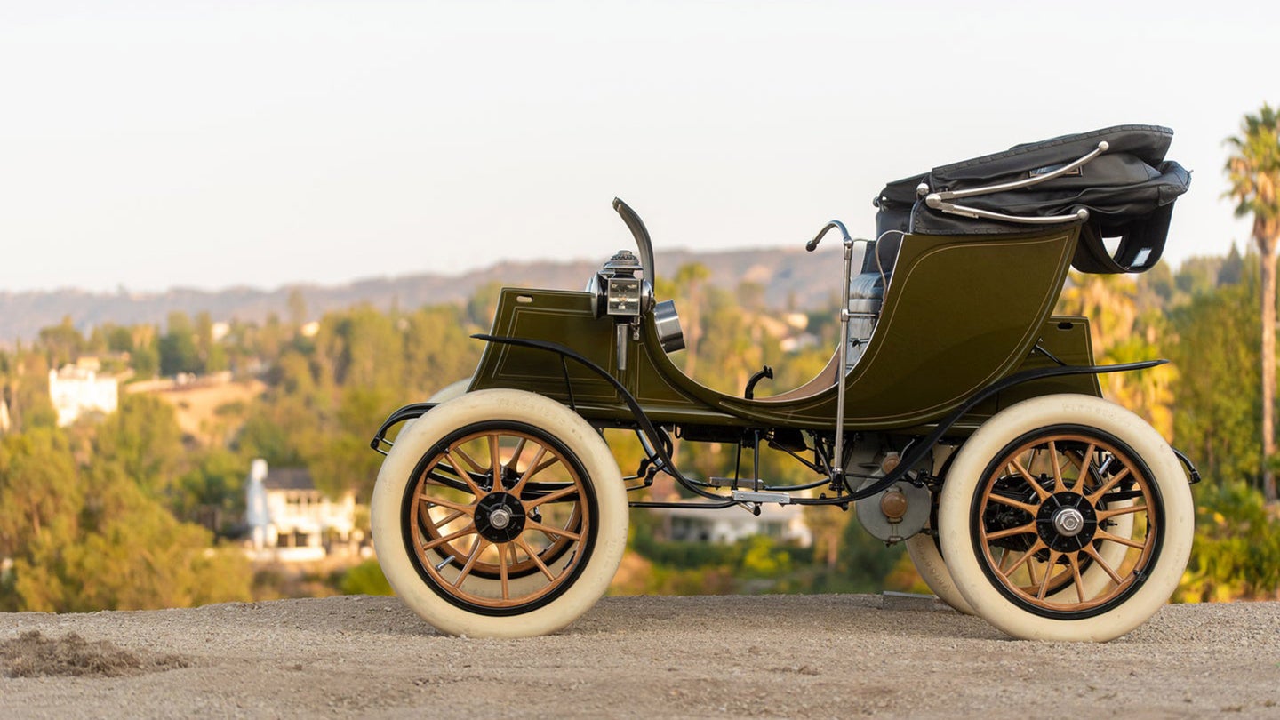 从1908年开始驾驶一辆开创性的电动汽车是什么感觉