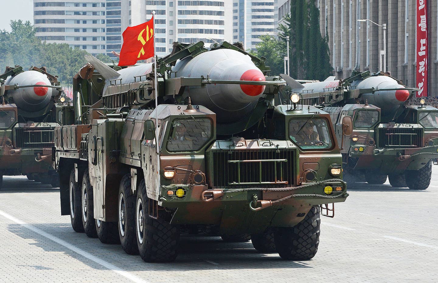 北韩说，最近的导弹发射是为了核武器攻击空军基地和港口