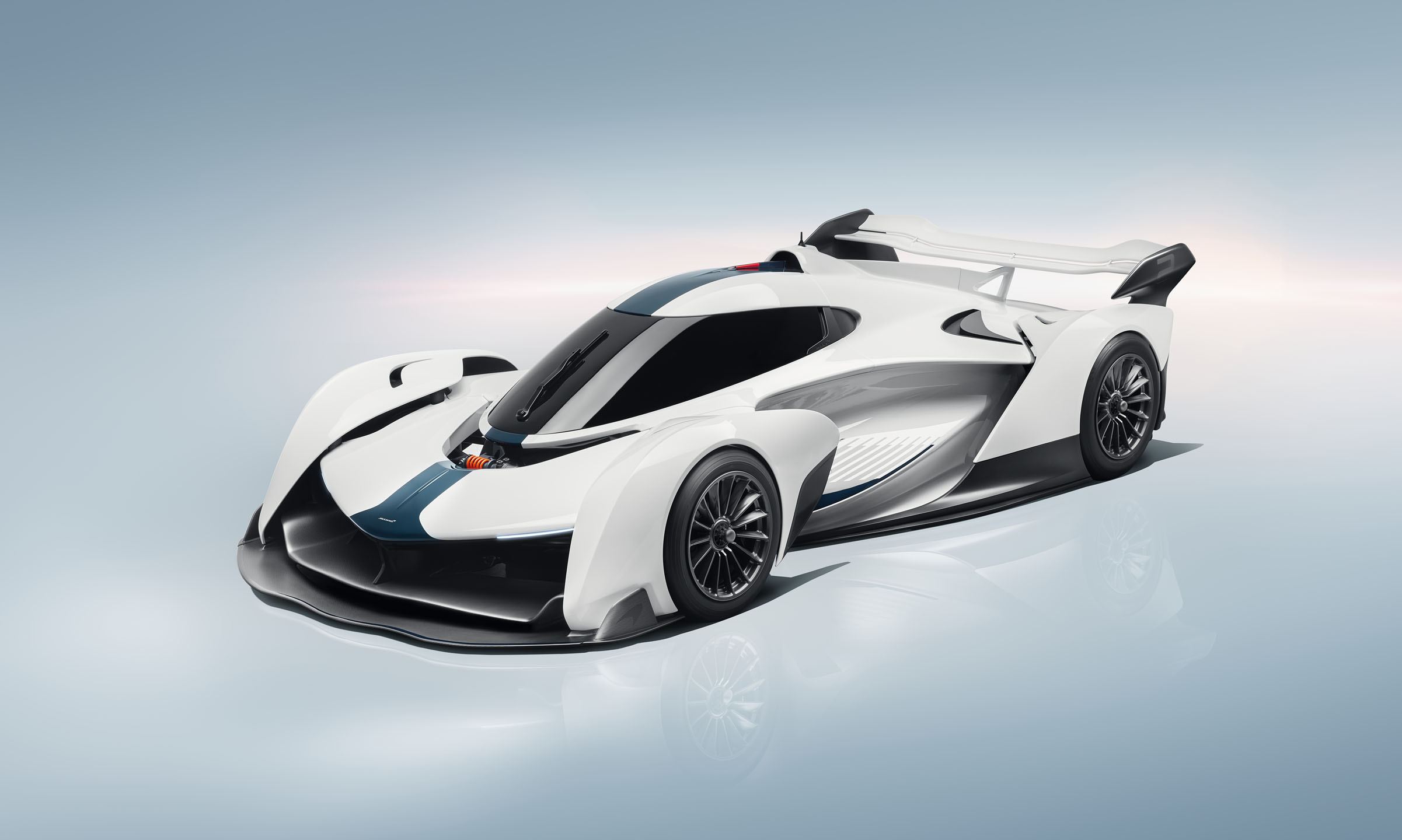 迈凯轮Solus GT是拥有喷气式战斗机驾驶舱的亿万富翁的终极玩具