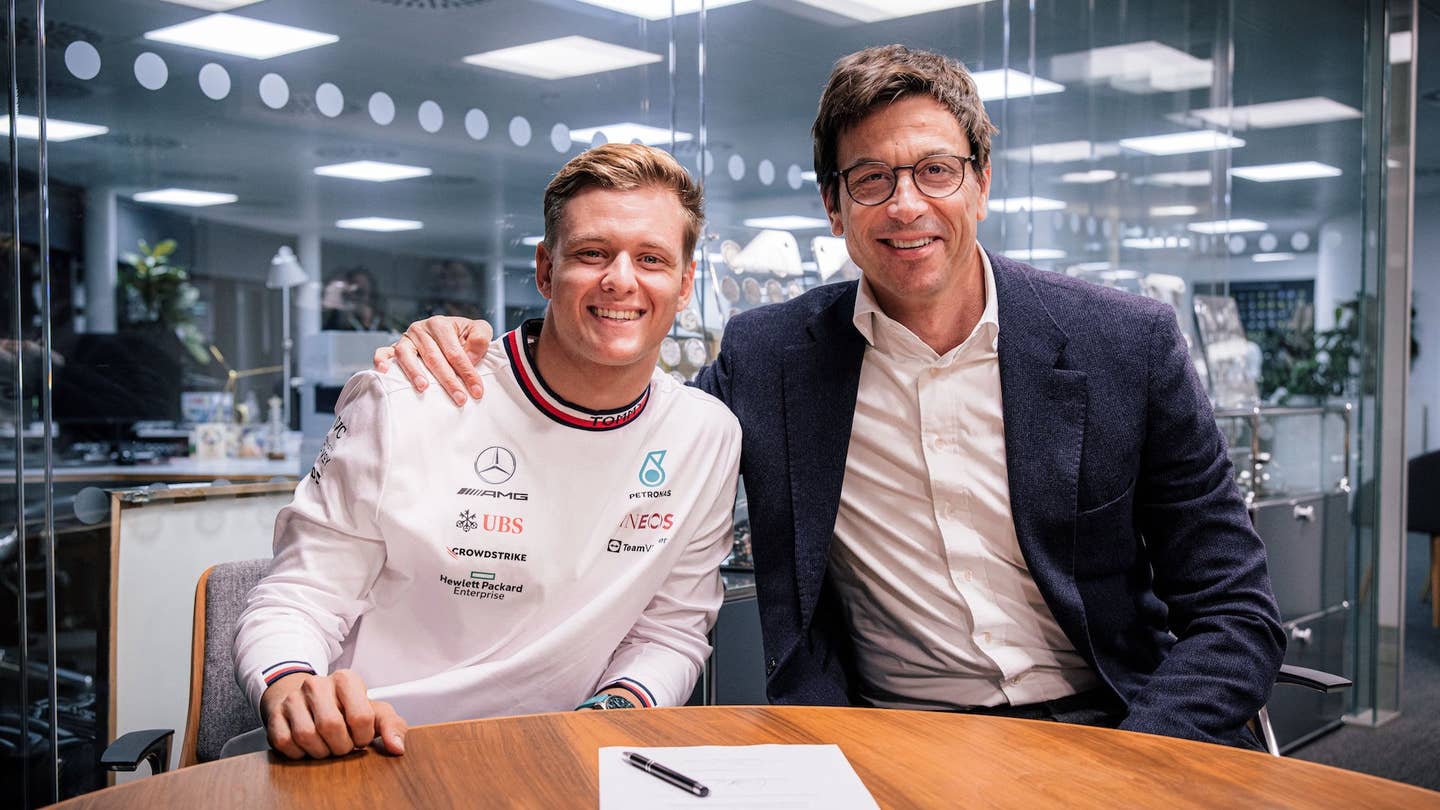 米克·舒马赫加入梅赛德斯F1担任副车手