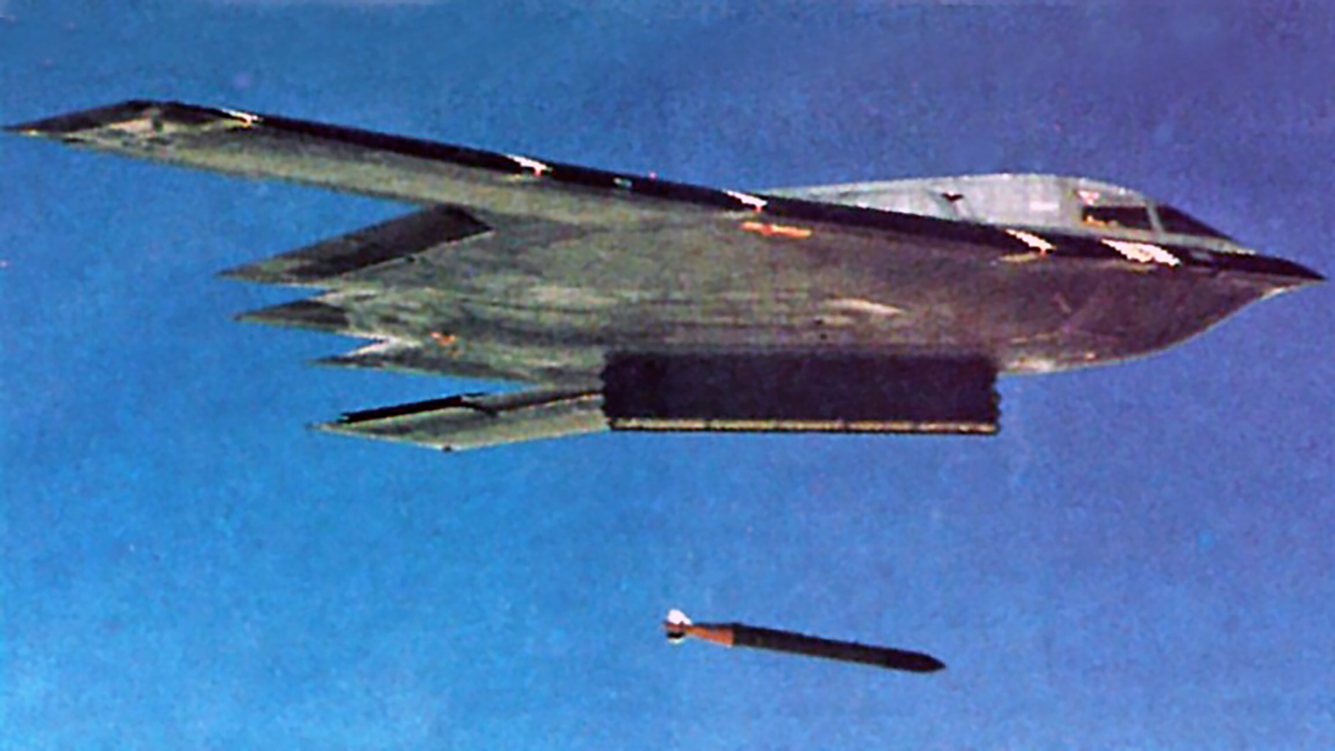 B-2的鲜为人知的GAM武器是第一颗卫星制导炸弹