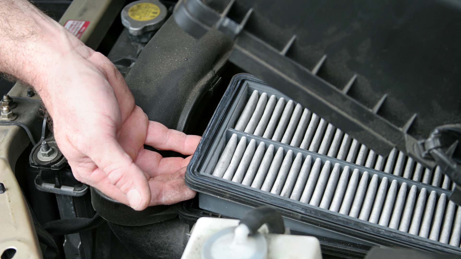 清洁的过滤器让你的汽车和你的呼吸更轻松。