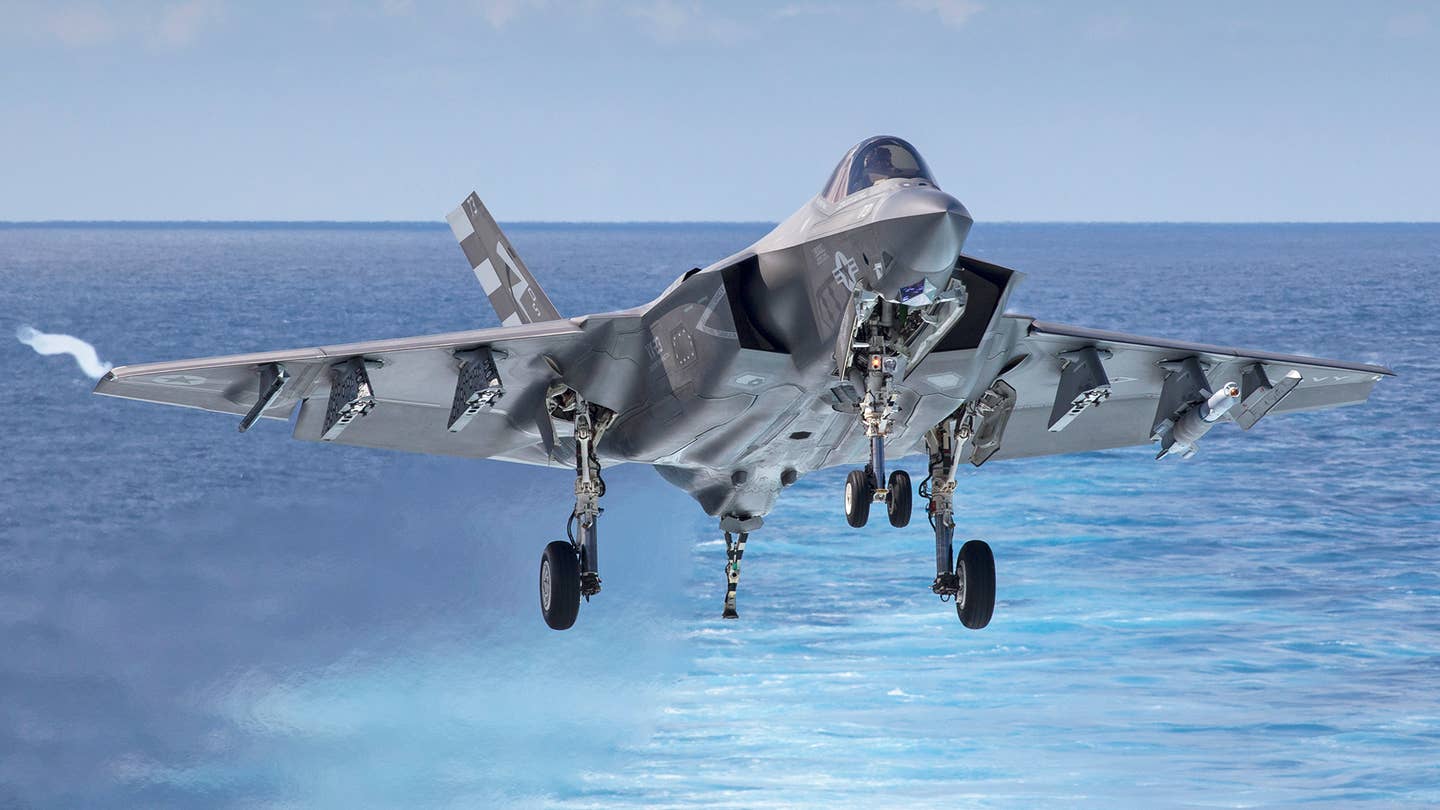 国防部长马蒂斯下令审查F-35和空军一号替换计划