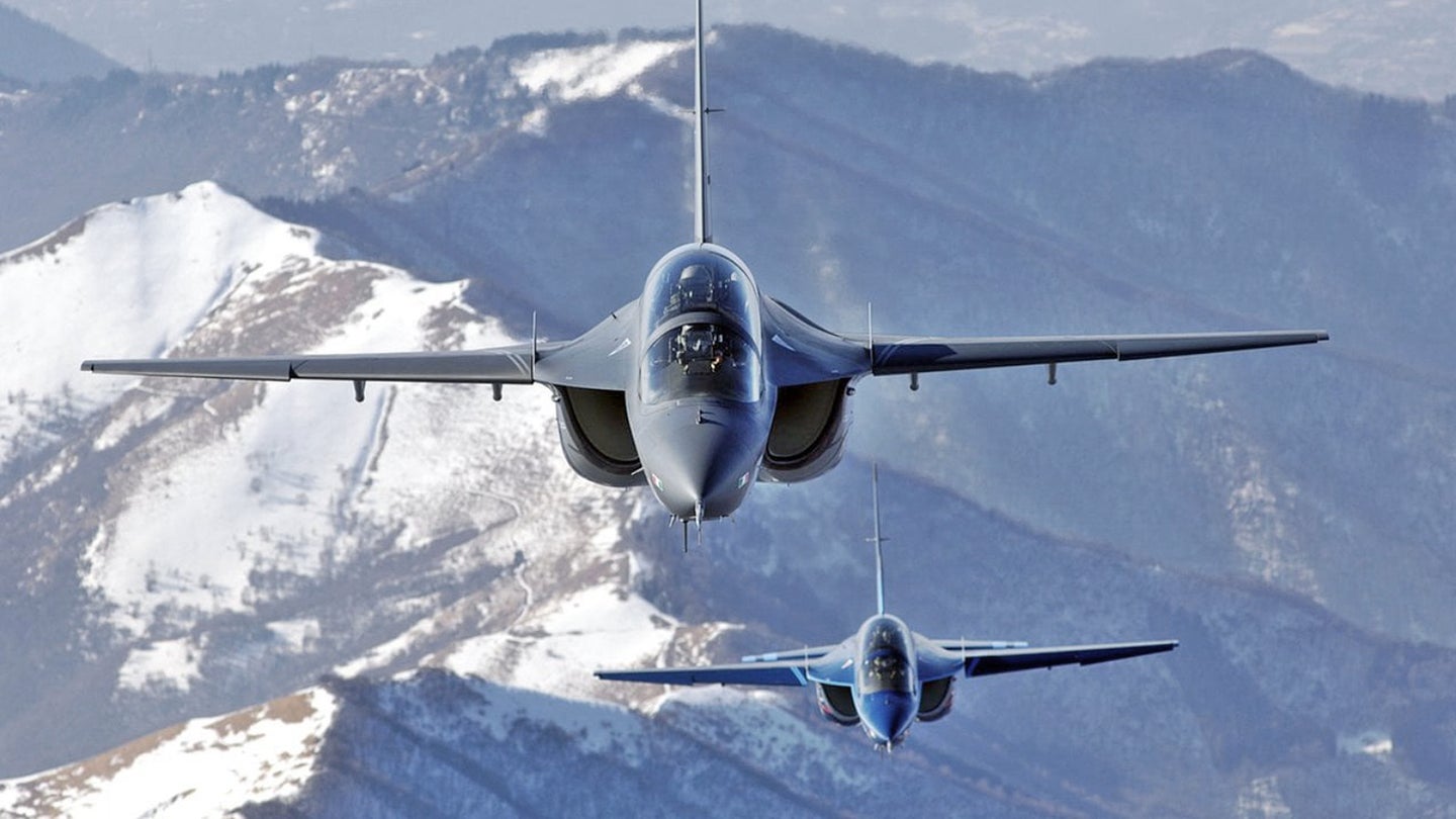 美国空军喷气教练机竞赛参赛人数减少