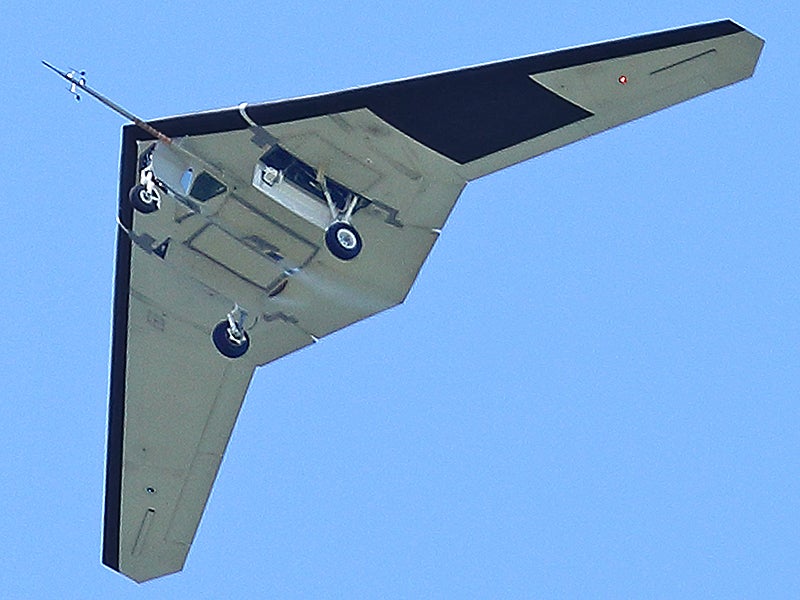 独家:独特配置的RQ-170隐形间谍无人机出现在范登堡空军基地