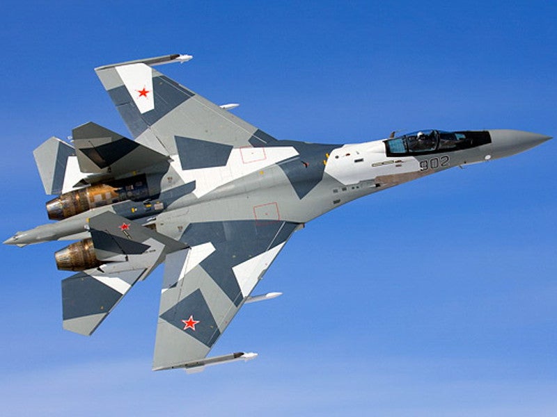 F-22猛禽第一次在阿拉斯加附近拦截俄罗斯苏-35