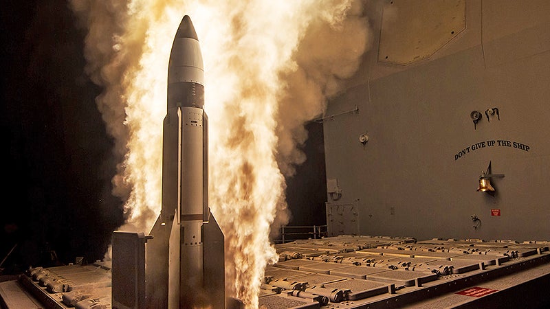 海军新型SM-3 Block IIA弹道导弹拦截弹在现场测试中失败