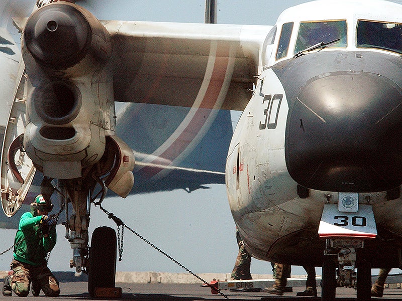 C-2灰狗运输机送货飞行员的自白
