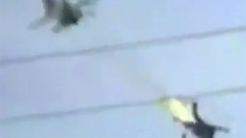 观看这段委内瑞拉F-16击落一辆OV-10野马的疯狂视频