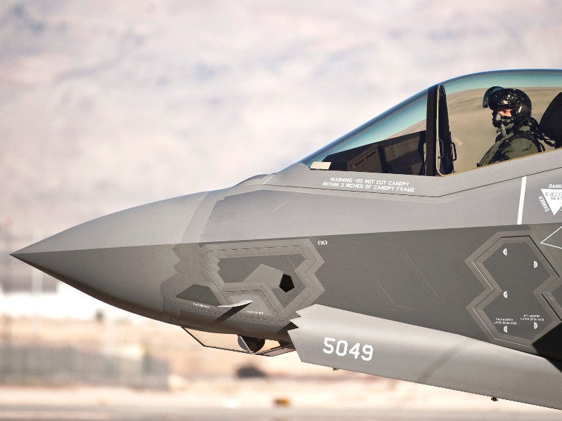 F-35的x射线视觉系统正在升级，但它真的能省钱吗?