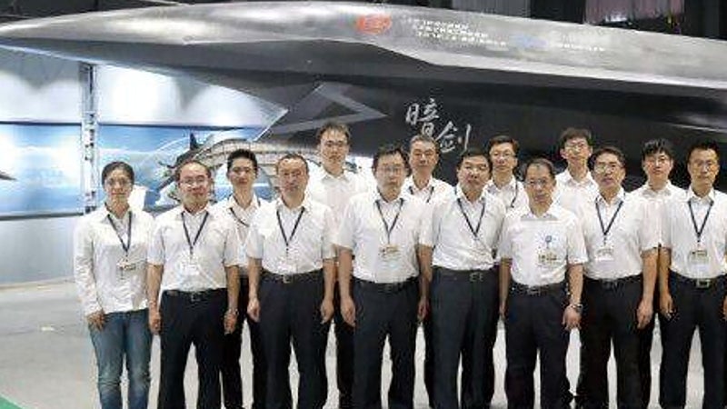 中国隐形“暗剑”战斗机模样的战斗无人机出现的图片