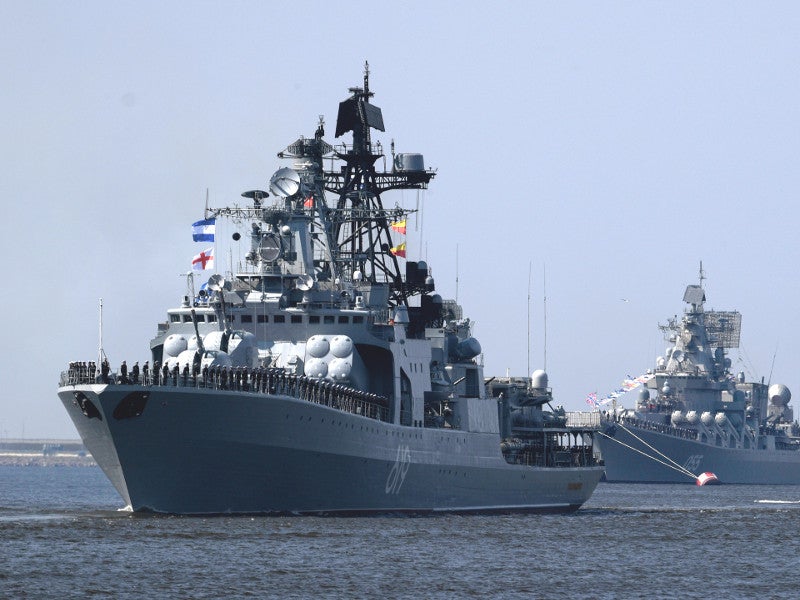 俄罗斯舰队出现在叙利亚附近，指责阿萨德发动下一次大规模攻势