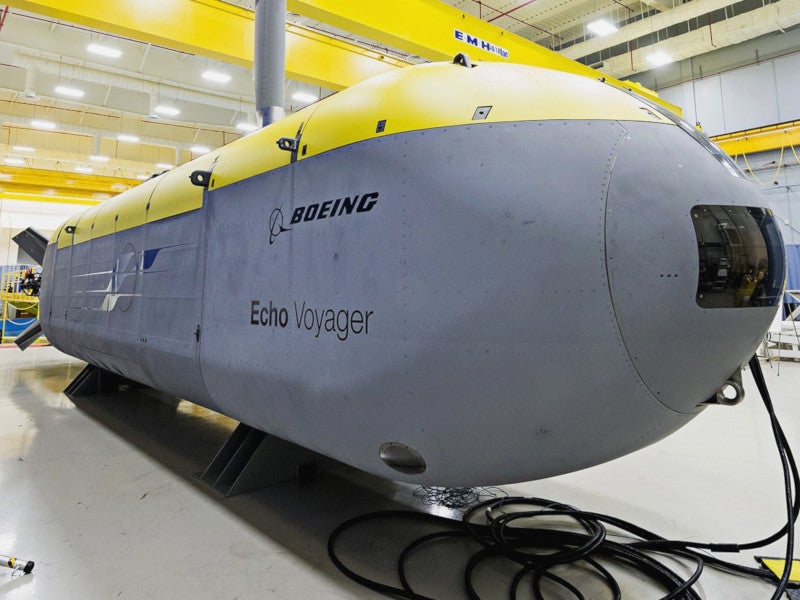 波音公司正在为海军建造大型逆戟鲸无人潜艇，用于狩猎和布雷等