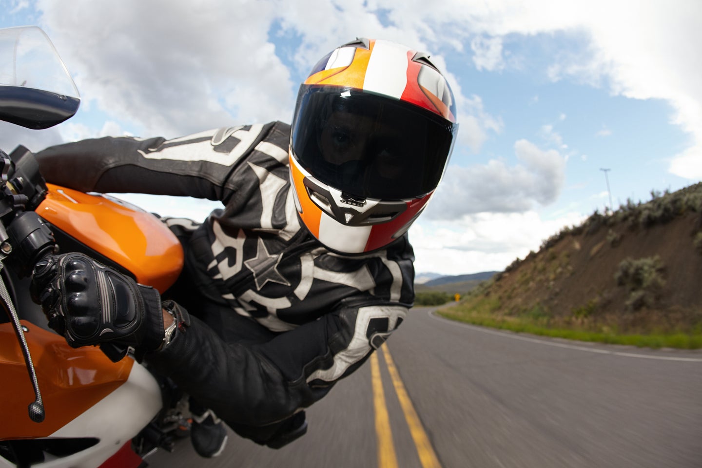 最好的摩托车头盔:保护你的脑袋安全
