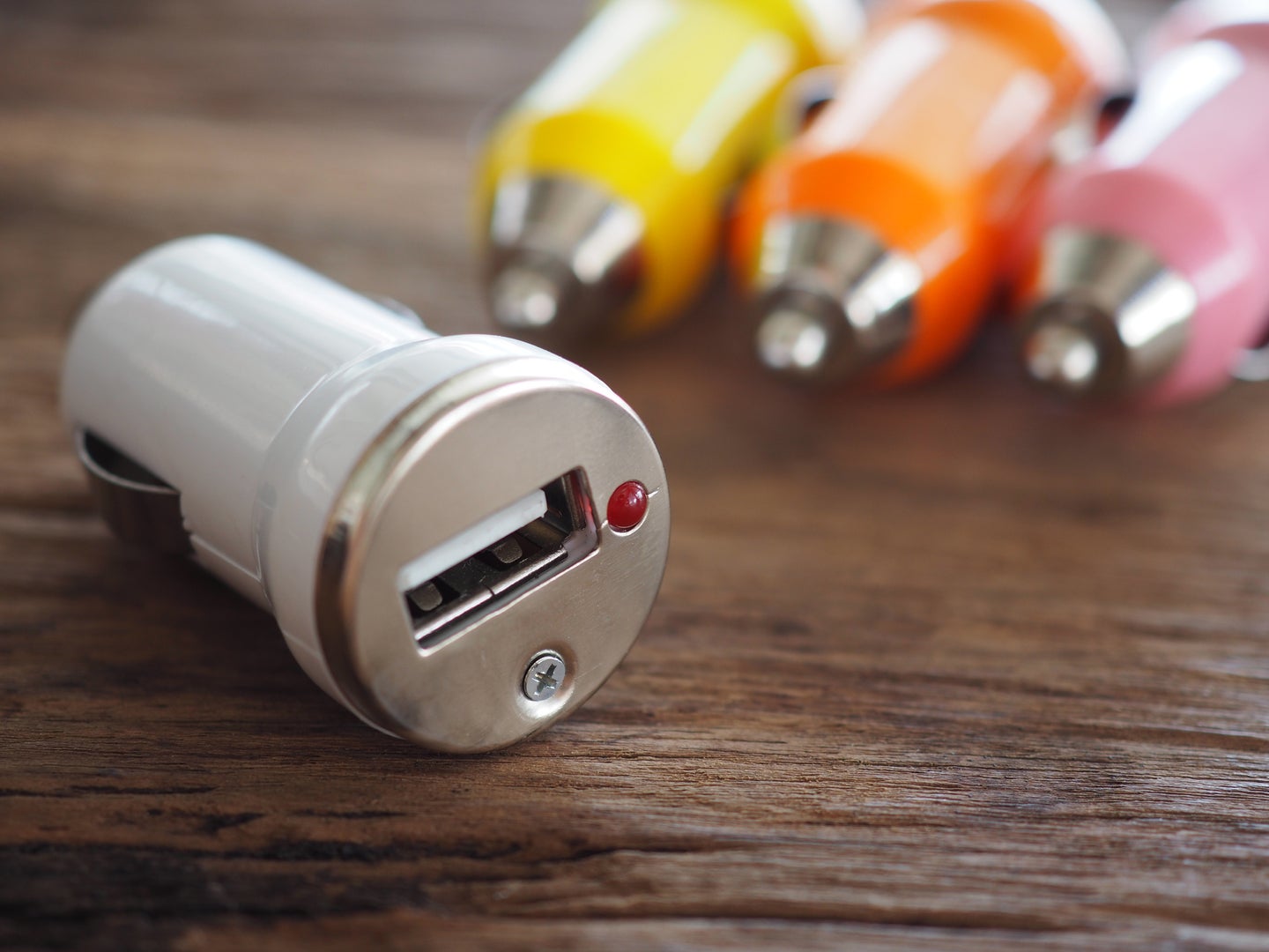 最好的USB汽车充电器:无论你去哪里都保持充电