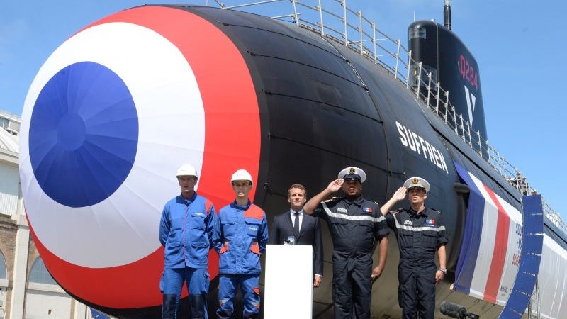 法国下水第一艘新型超静音“梭鱼”攻击潜艇