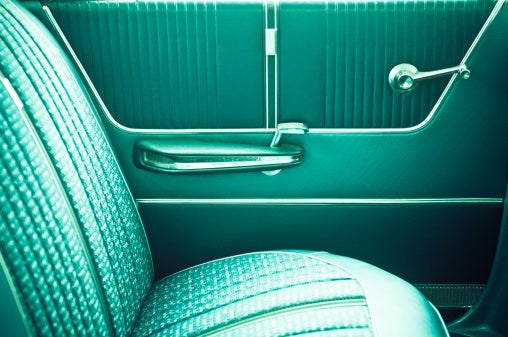 最好的羊皮座套:保护和温暖你的汽车座椅