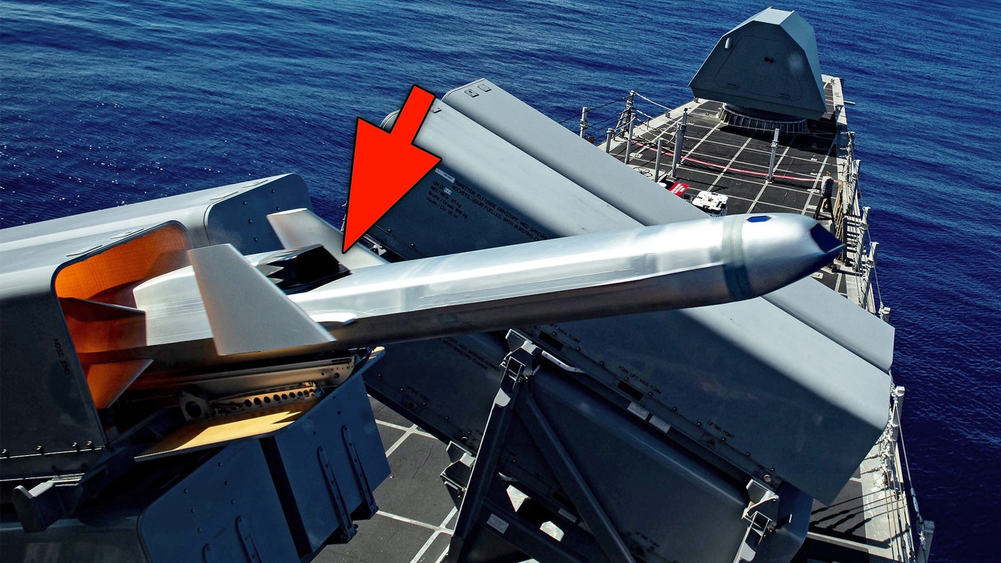 这张海军攻击导弹发射的图片显示了隐身设计的一个关键原则