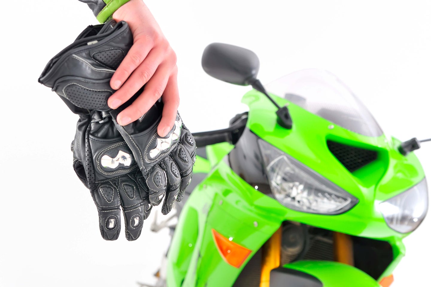 最佳短袖口摩托车手套:骑与风格和舒适