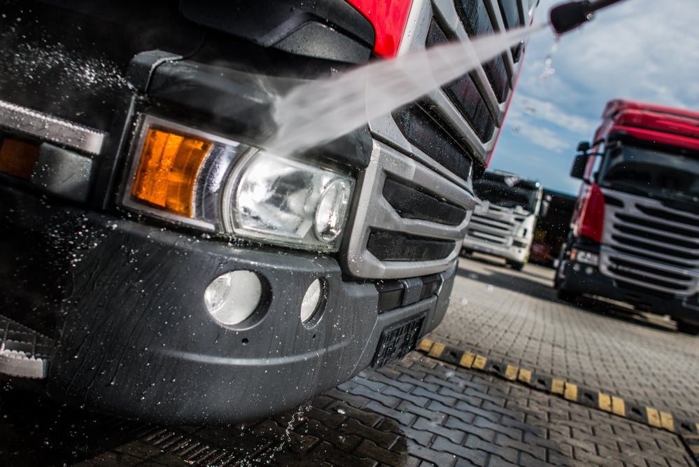 最好的卡车清洗肥皂:让你的卡车光泽更持久