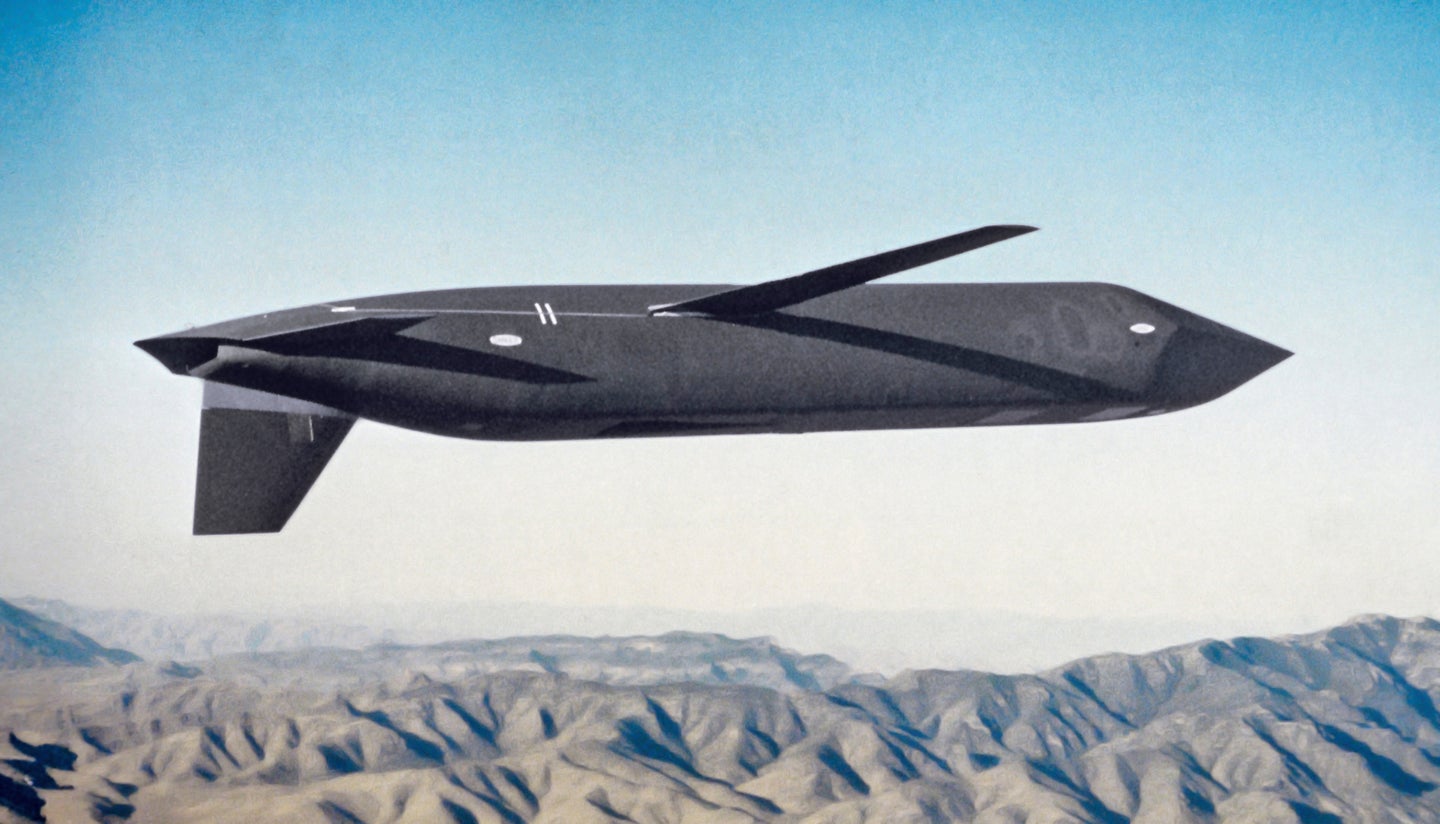 AGM-129巡航导弹的传奇，基本上是一架颠倒设计的隐形飞机