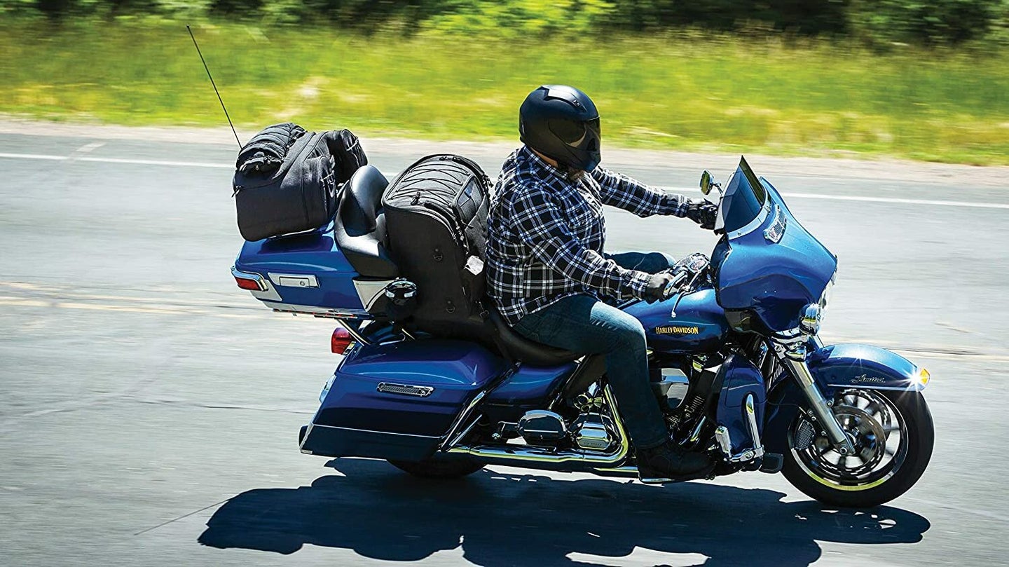 最好的摩托车车箱:安全储存你的装备