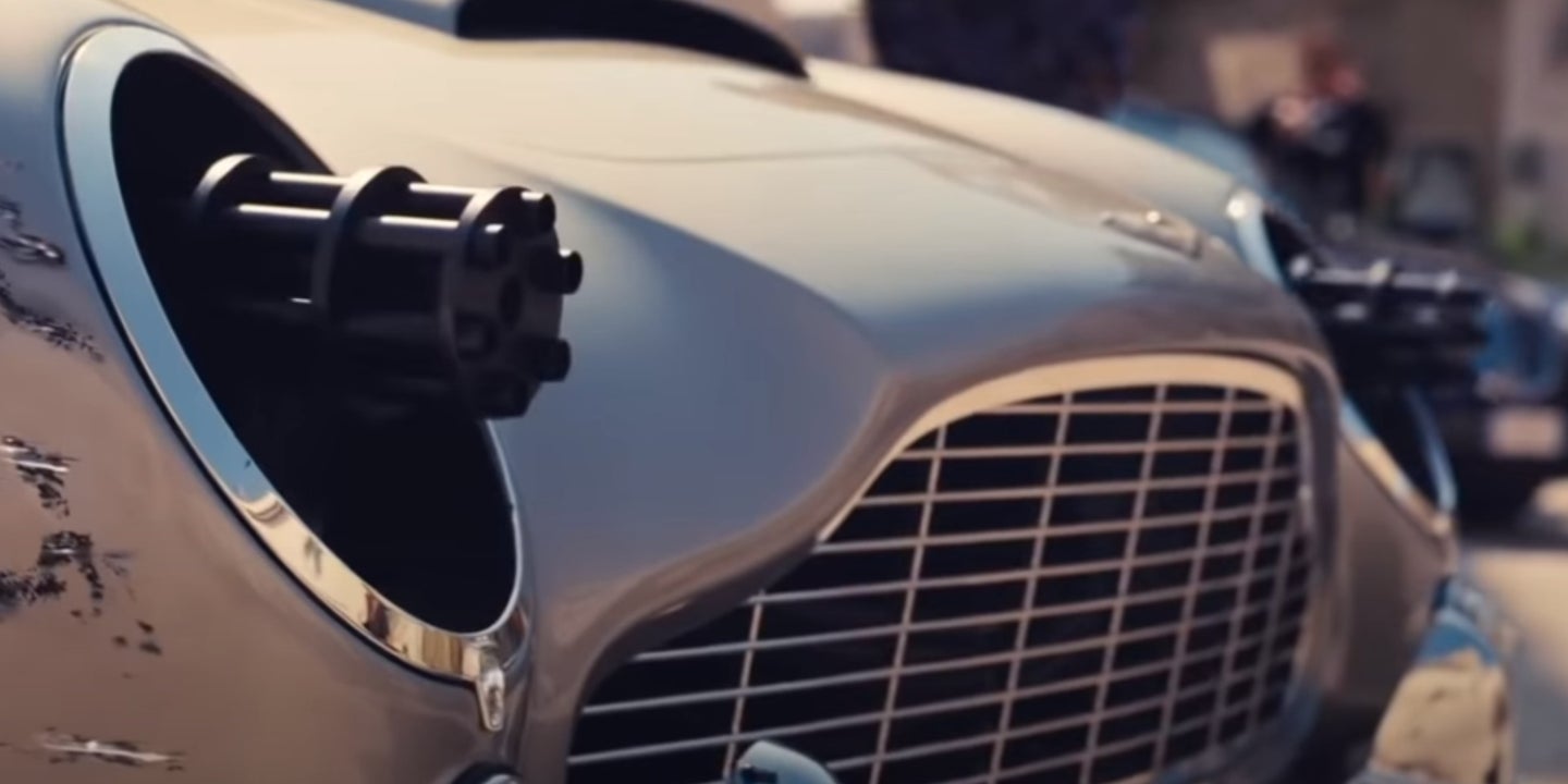 新007 <em b>无暇赴死</em>预告片给了我们更多我们爱的东西:詹姆斯邦德汽车