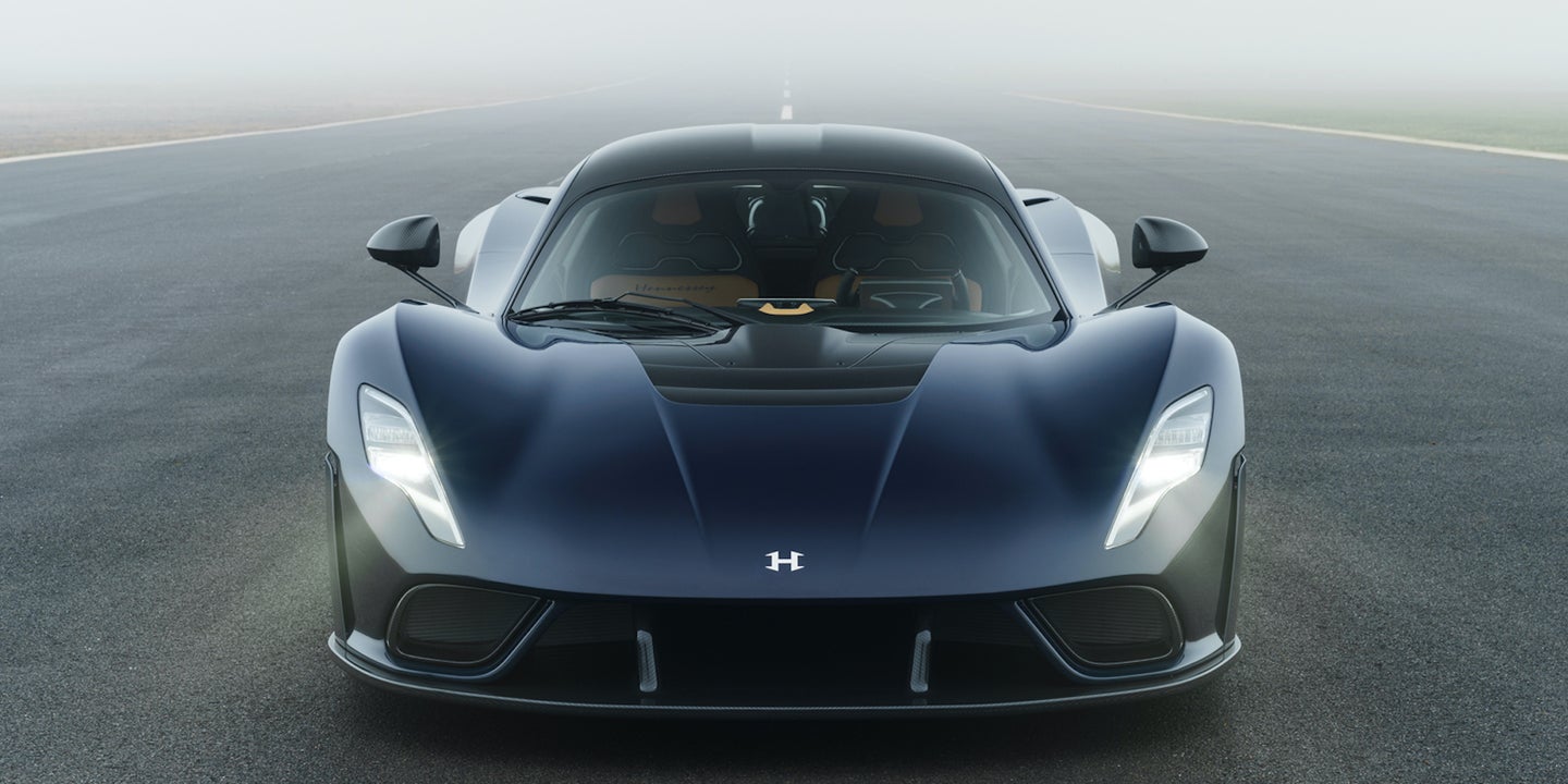 “生产”亨尼西毒液F5没有安全气囊,声称Bugatti-Crushing最高速度每小时超过311英里