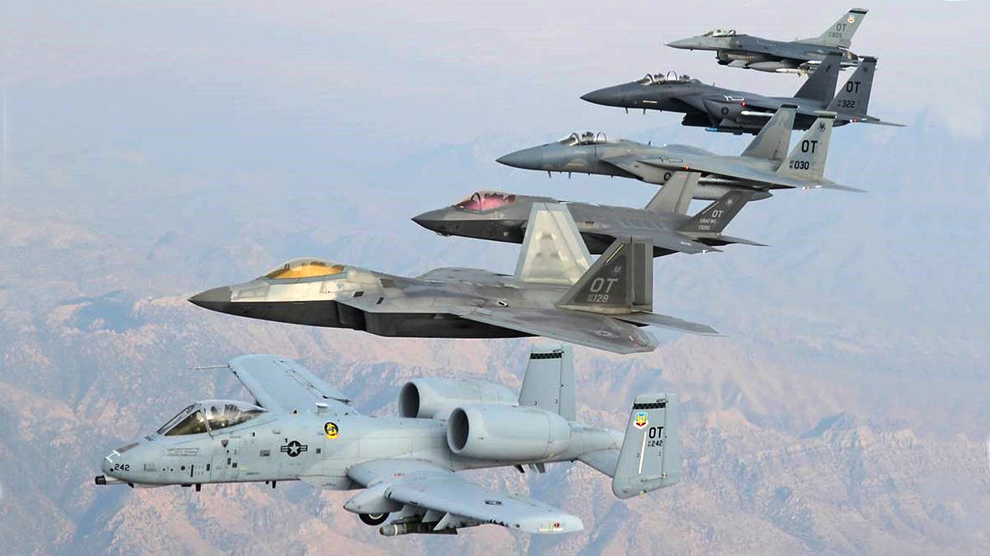 黑旗升起:新的“超级碗测试演习”将美国空军的顶级武器推向极限