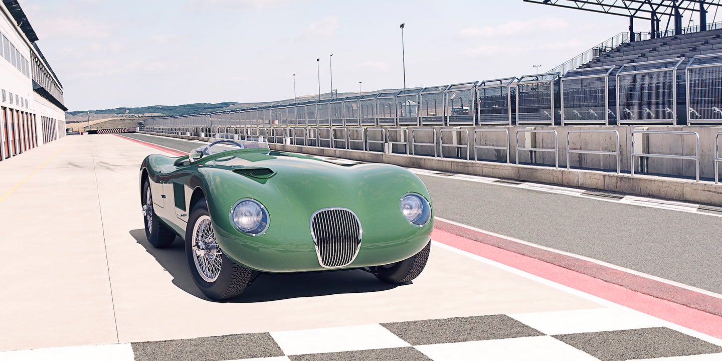 上世纪50年代的捷豹c型是最新的勒芒冠军，获得了超限量重启