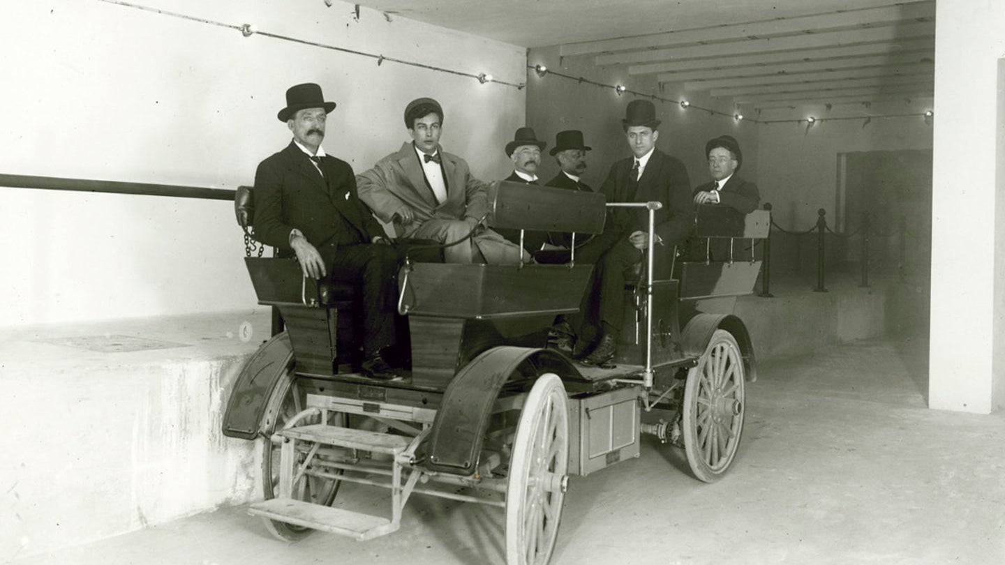 110年前，电动汽车已经在美国国会大厦下穿梭
