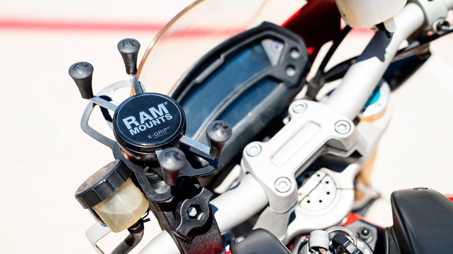 RAM支架的X-Grip摩托车手机支架是否名副其实?