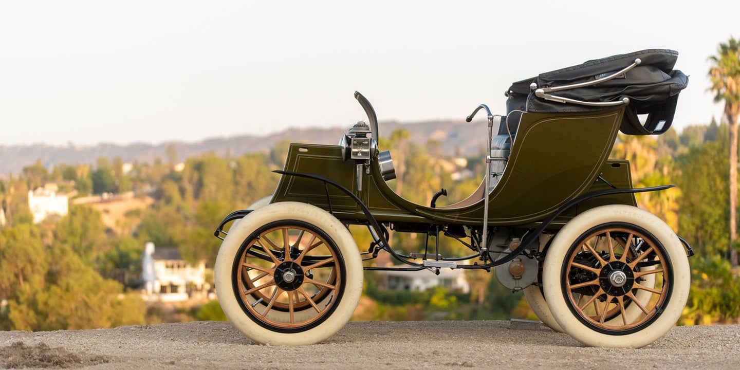 从1908年开始驾驶一辆开创性的电动汽车是什么感觉