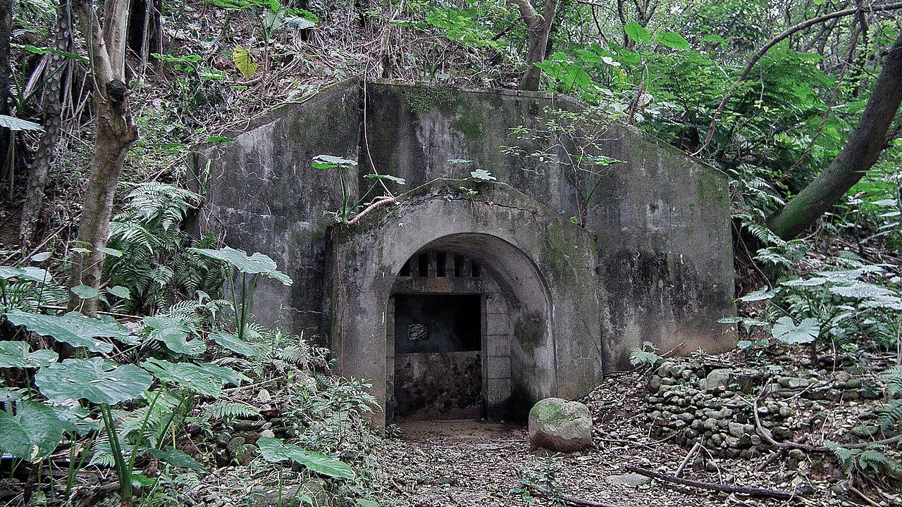 台湾一个废弃的防空洞