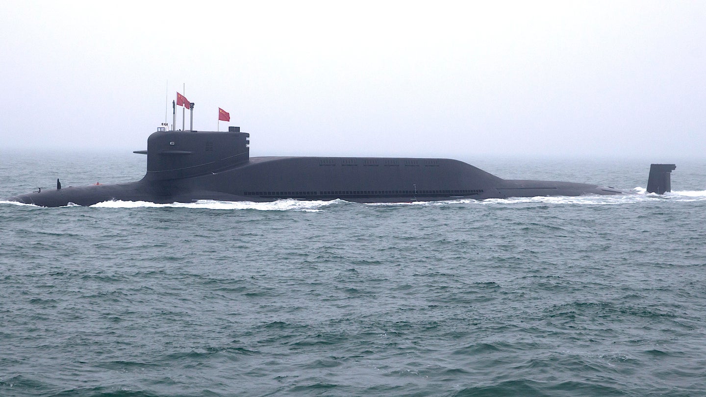 中国094型核弹道导弹潜艇。