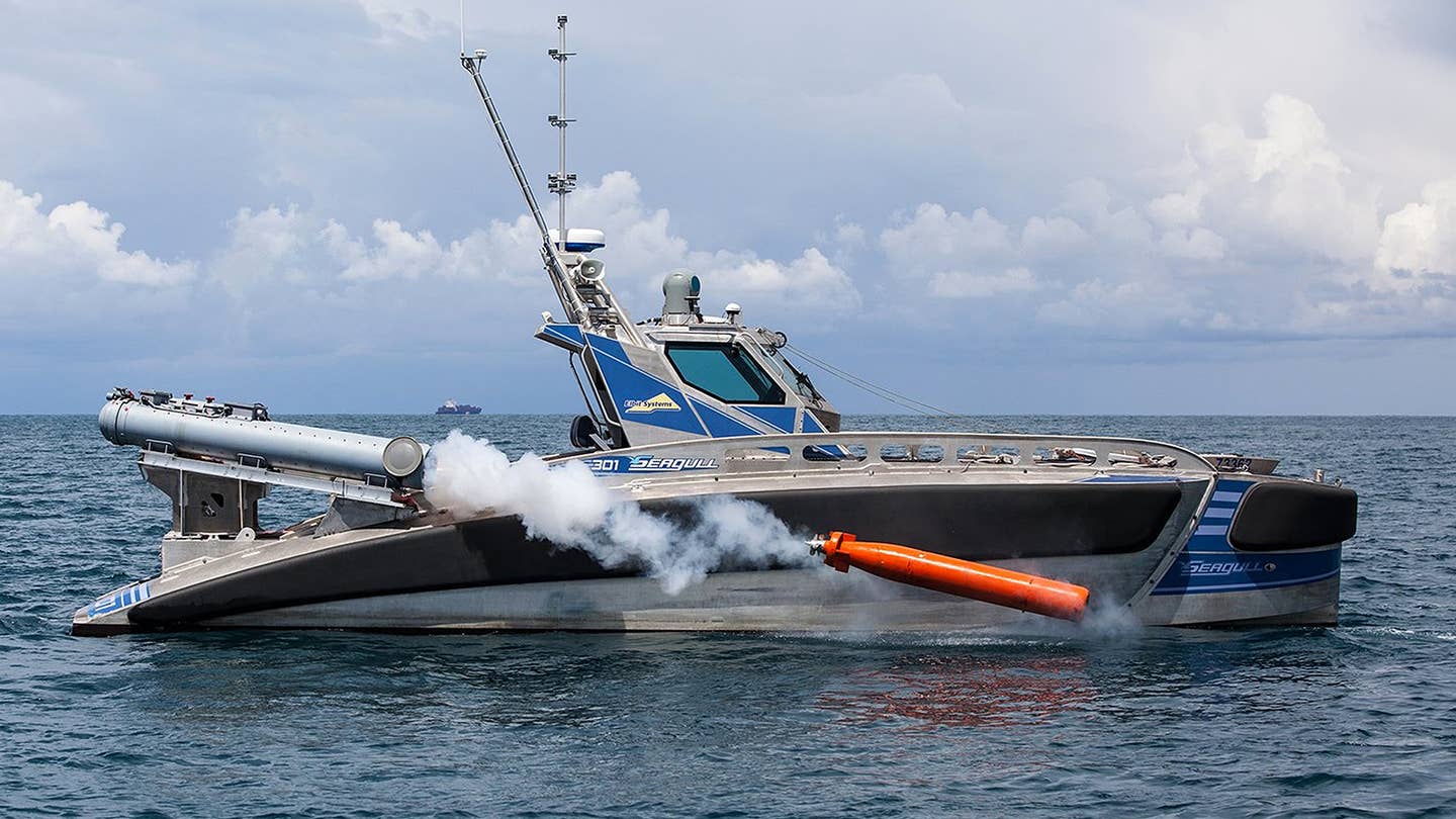 这艘以色列无人驾驶船可能很小，但它装有一枚大鱼雷