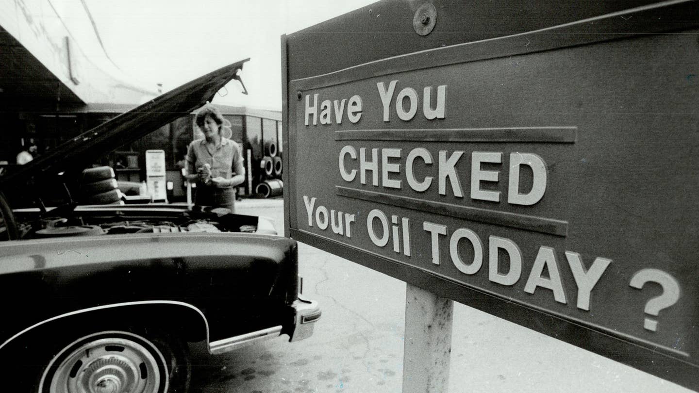 我应该多久换一次汽车润滑油?