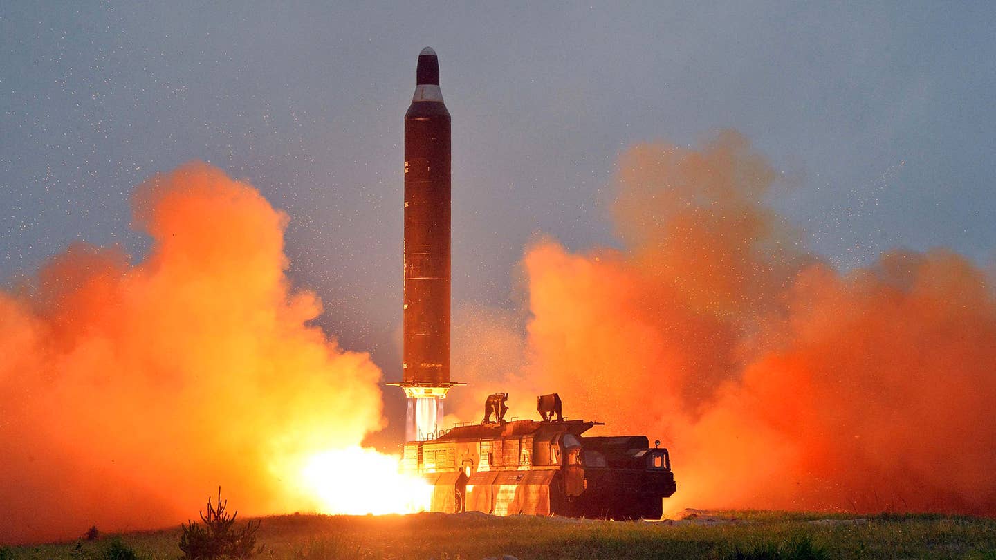 经过多次尝试，朝鲜的舞水端弹道导弹取得了不祥的成功