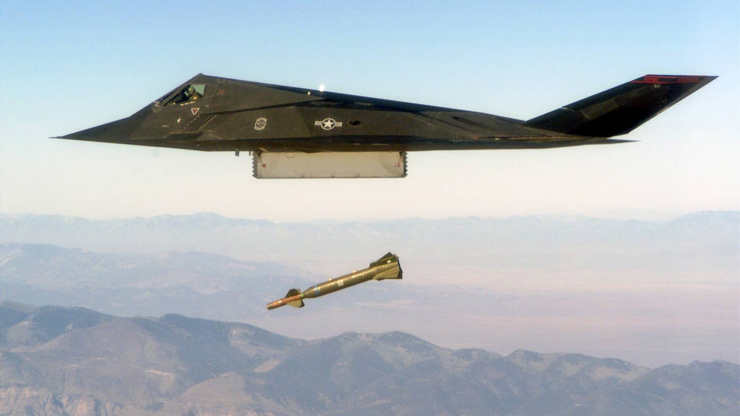 里根邀请撒切尔加入绝密的F-117计划