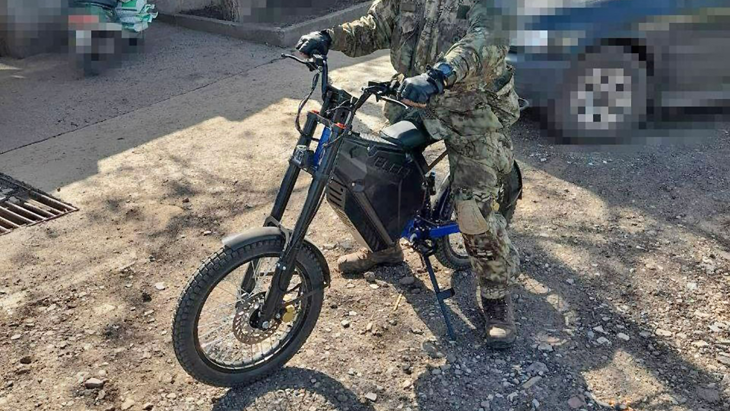 乌克兰指挥官希望为他的狙击队配备安静的电动自行车