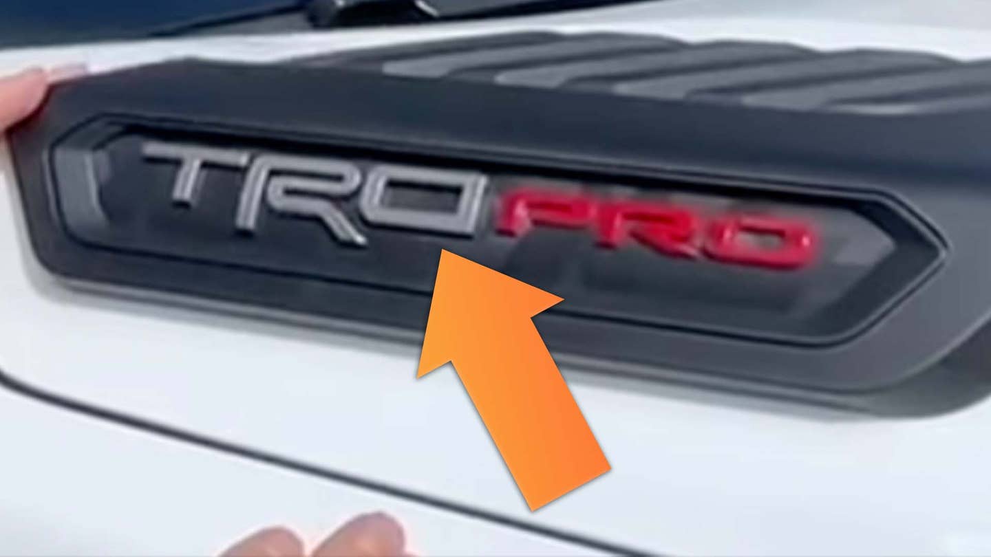 2022年丰田Tundra TRD Pro在徽章上带有向后D