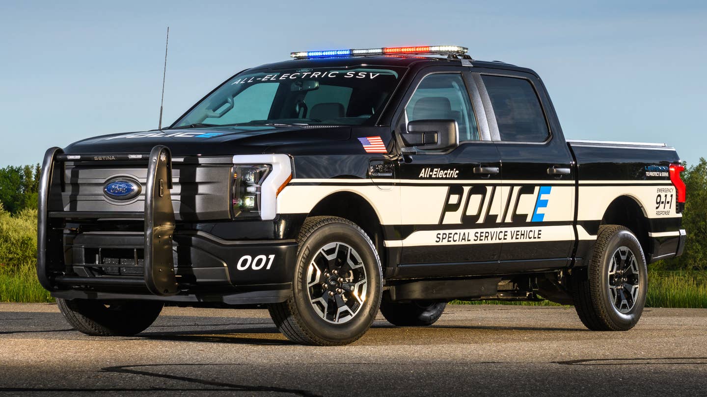 福特F-150闪电专业SSV是美国第一辆电动警用卡车