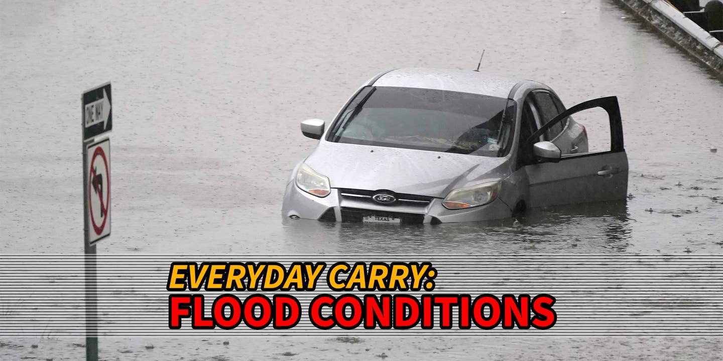 洪水季节驾驶的日常携带:风暴安全装备