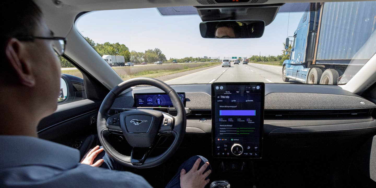 福特升级蓝色巡航驾驶技术与免提变道