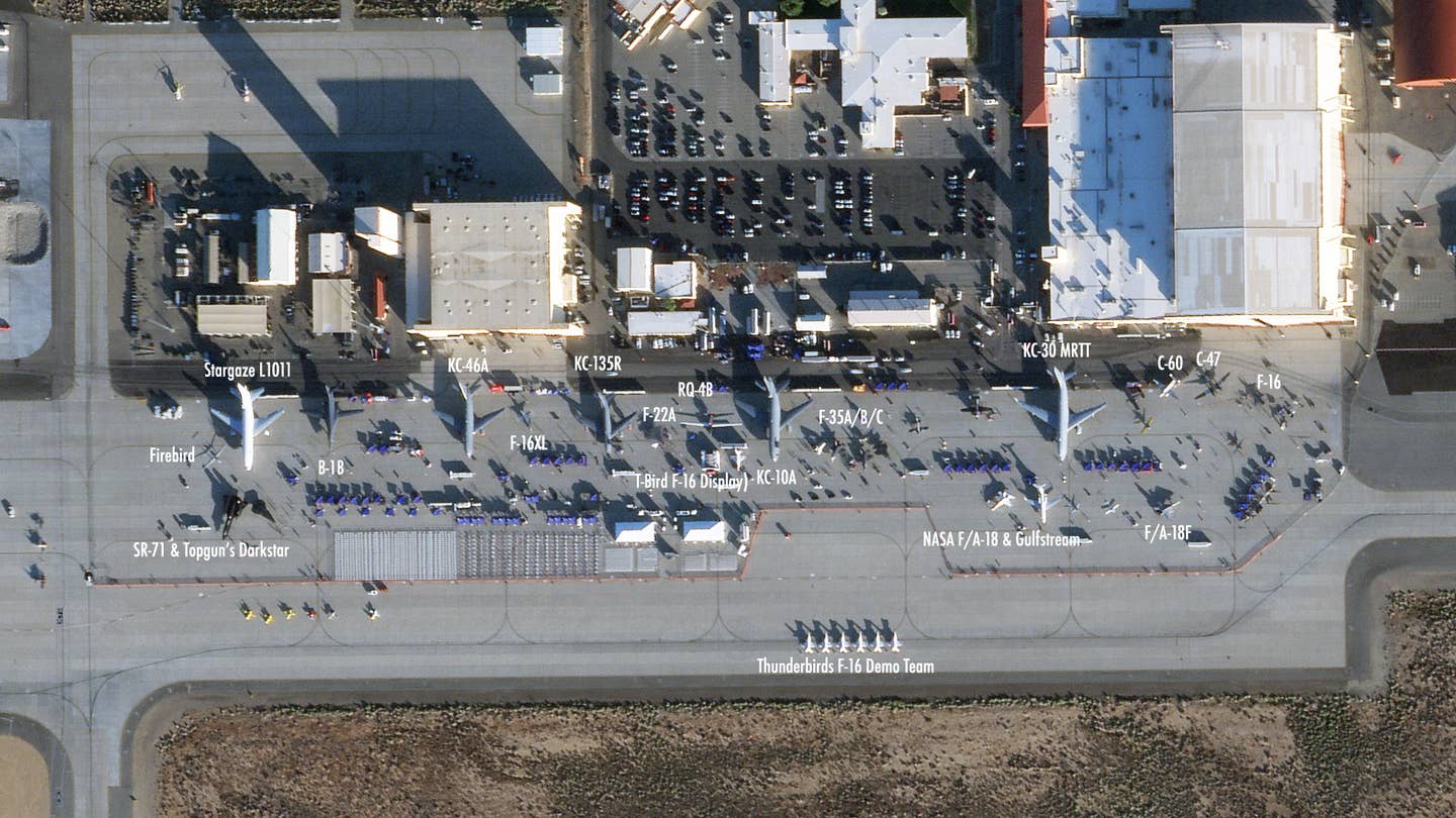 爱德华兹空军基地13年来首次从太空看到的开放日