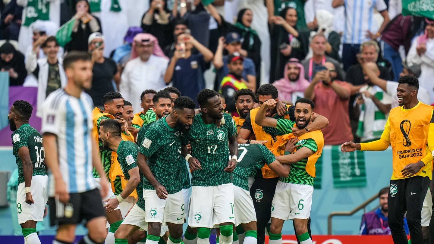 沙特阿拉伯世界杯球员获赠劳斯莱斯幻影