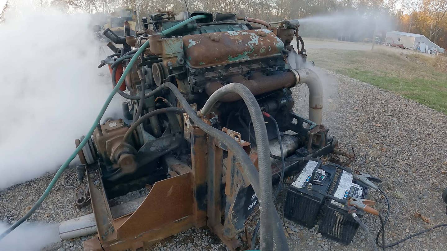 机械师试图用水杀死失控的底特律柴油，但它运行得更好